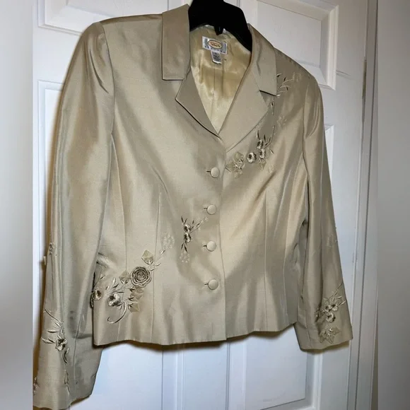 Talbots Pure Silk Embroidered Beads Beige Suit Sz 12 Petite Skirt Blazer Floral - Picture 10 of 14
